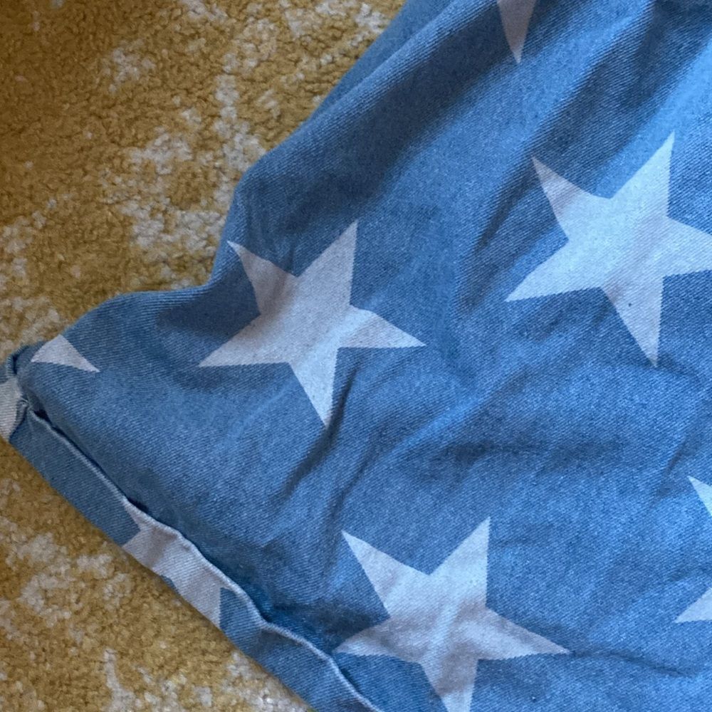 Three Bird Nest Blue Star Print Women Shorts - Picture 6 of 7